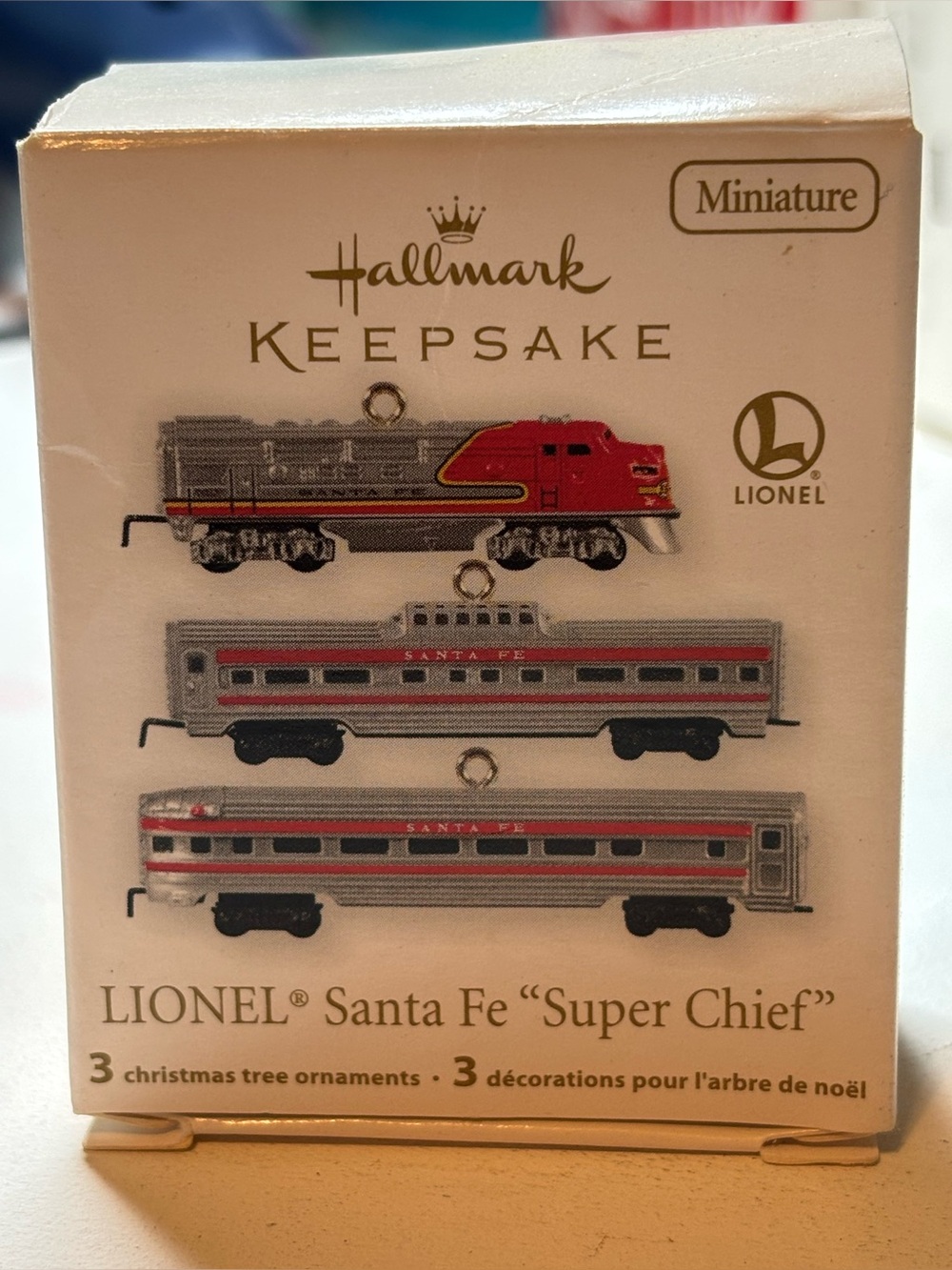 Hallmark Miniature 2011 Lionel Santa Fe “Super Chief” Train Set–3 Piece Set